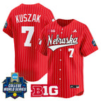 Red / Ava Kuszak / S